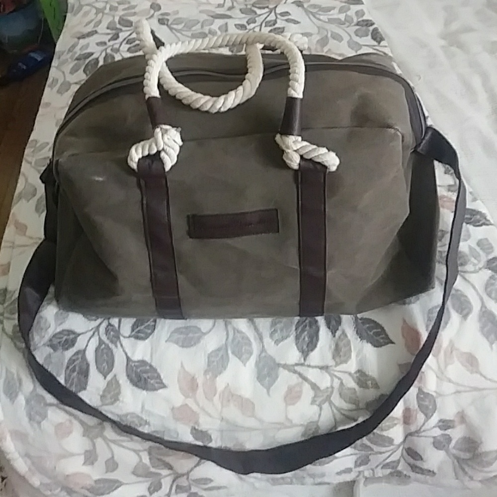 Tommy Bahama weekender bag